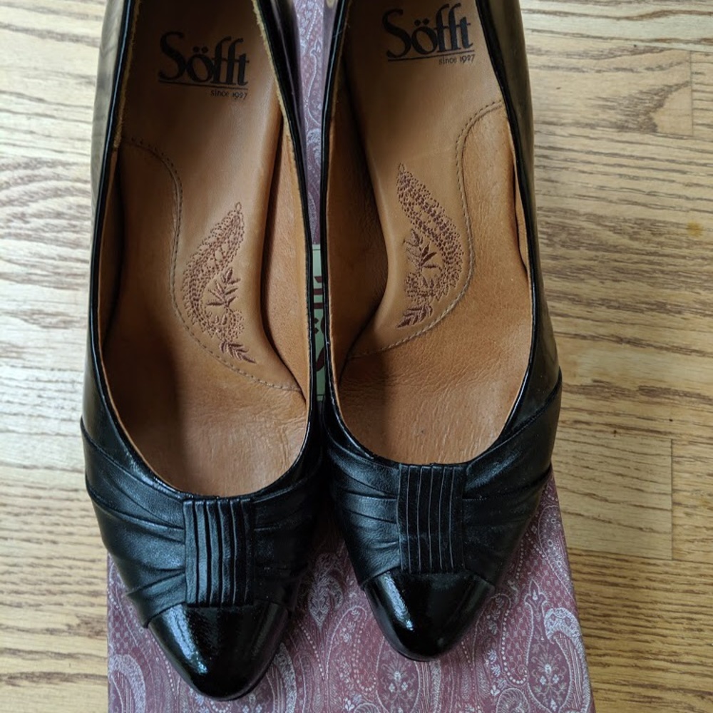 Sofft Napoli Black Leather Heel - gently used
